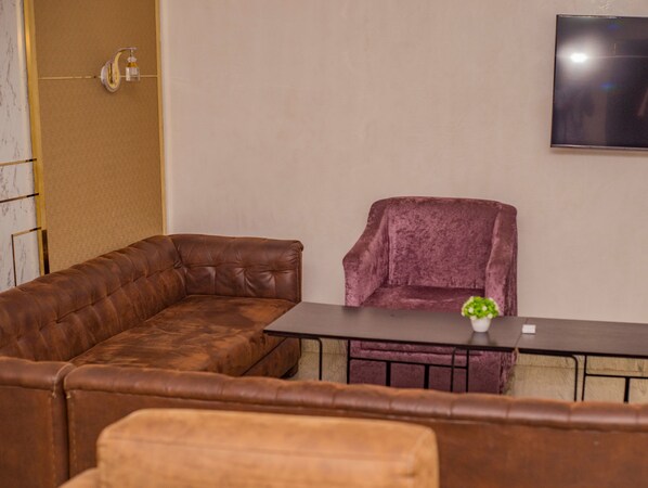 Living area - The Emirate Global Hotels (Ilorin)