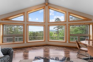Interior - Jasper Getaway | Cozy 3BR Ozark Cabin (Jasper)