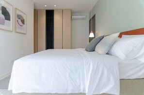 2 quartos, ferros/tábuas de passar roupa, Wi-Fi, roupa de cama