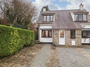 Exterior - Craig Mawr (Tyn-y-Gongl)