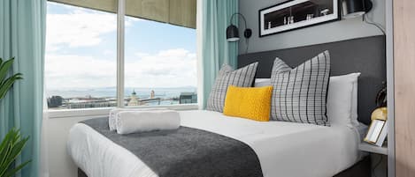 1 habitación, tabla de planchar con plancha, wifi gratis y ropa de cama