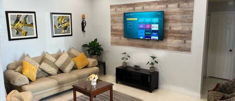 Family House, 3 Bedrooms, Ground Floor | 3 bedrooms, premium bedding, Select Comfort beds, individually decorated