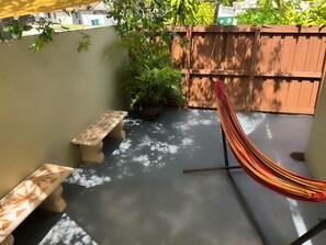 บ้านพักสำหรับครอบครัว, 3 ห้องนอน, ชั้นล่าง | ลานระเบียง/นอกชาน