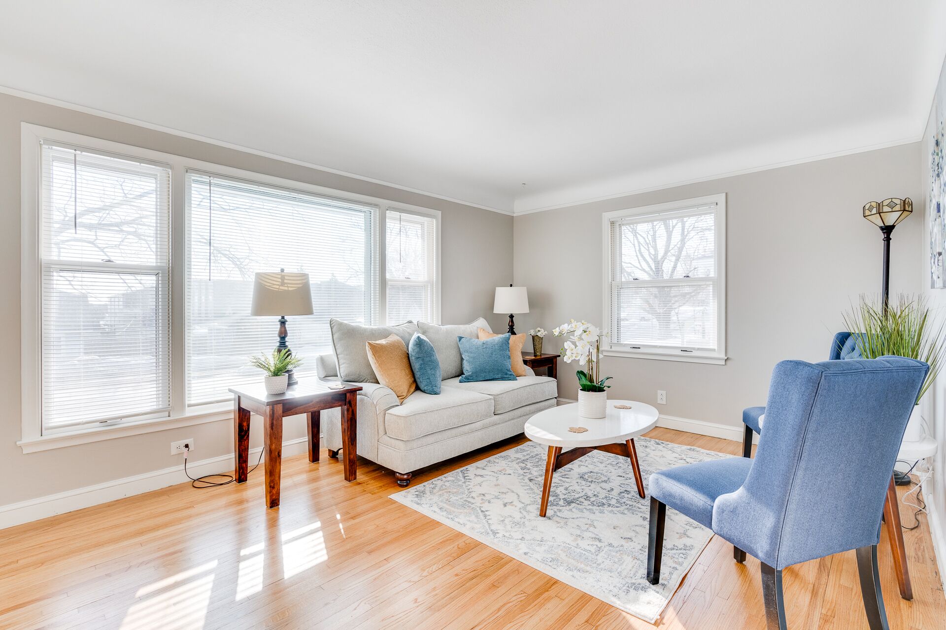 MINNeSTAY* Kaleidoscope Korner | Modern