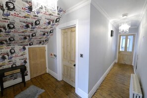 Interior - Trendy quirky ground floor Victorian garden flat (Worthing)
