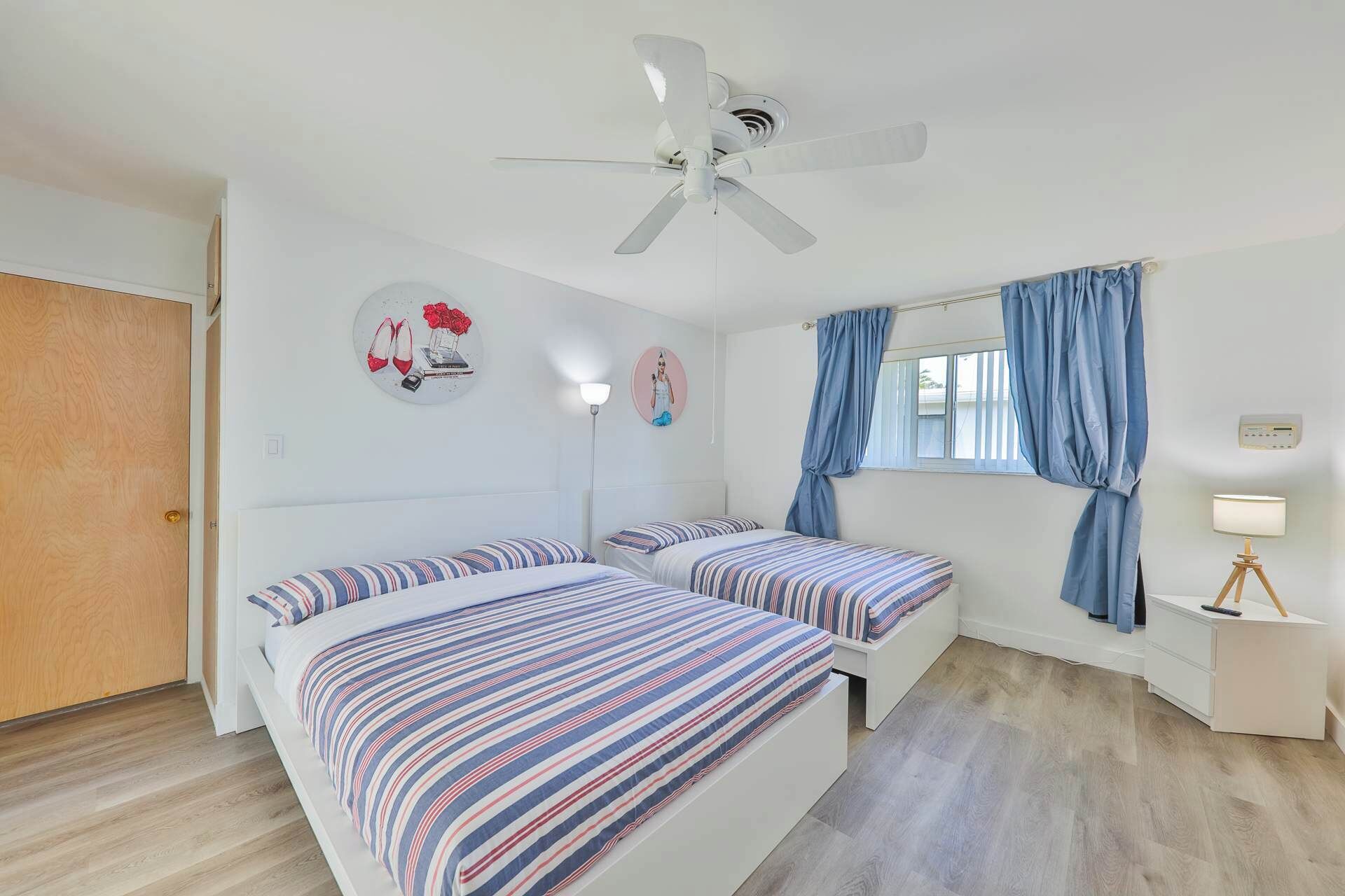 3 多间卧室、办公桌、熨斗/熨衣板、旅行婴儿床