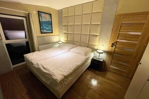 1 bedroom, iron/ironing board, travel cot, free WiFi