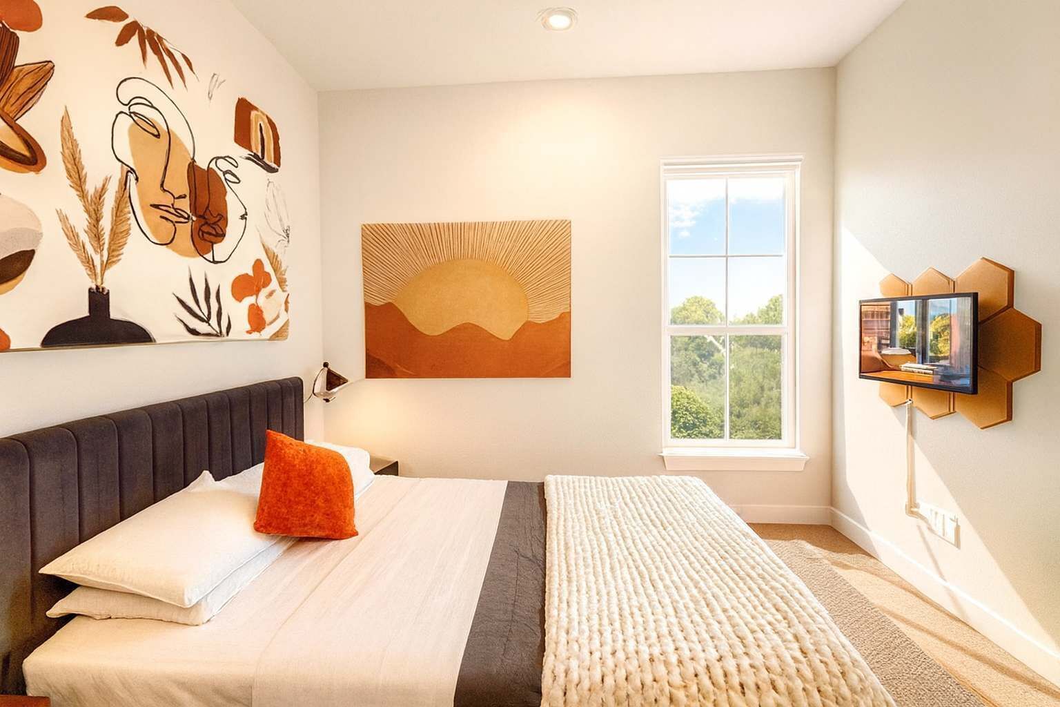 3 室のベッドルーム、デスク、アイロン / アイロン台、WiFi (無料)