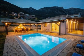 Outdoor pool - Modern villa with private pool - 120 m from Verde Blue beach (Μπαρμπάτι)