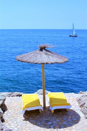 Property grounds - Cap Sa Sal Turquesa (terrace, sea views, direct access sea) (Begur)