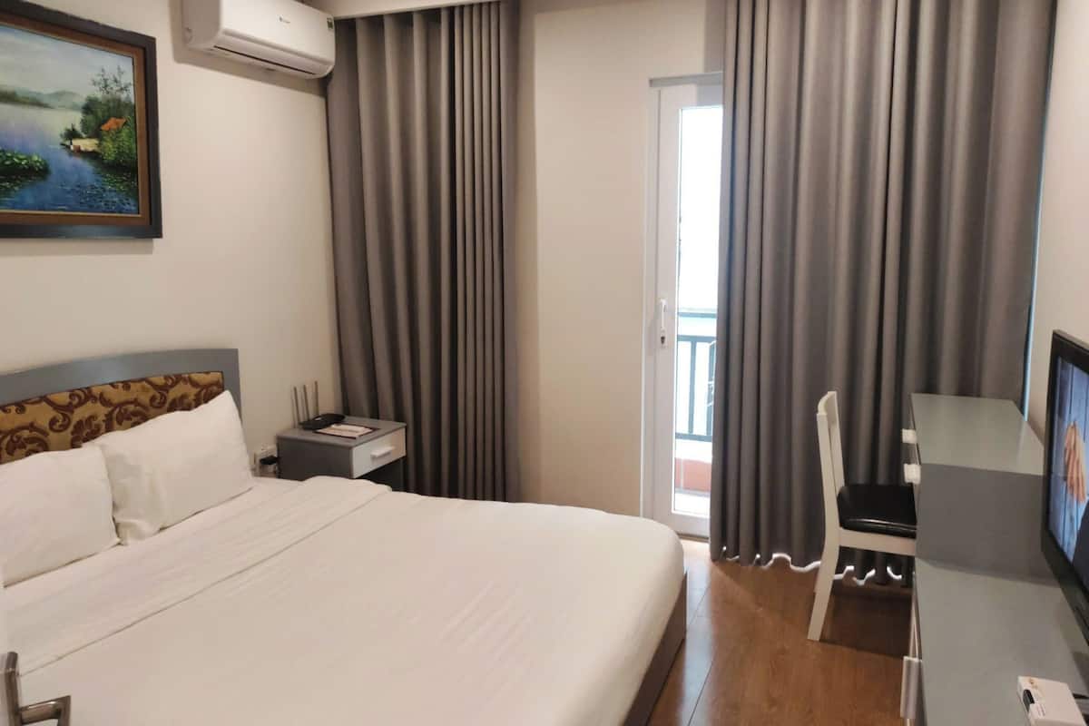 Business-lejlighed | Premium-sengetøj, pengeskab på værelset, skrivebord