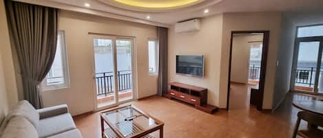 Apartamento luxo | Roupas de cama premium, cofres nos quartos, escrivaninha