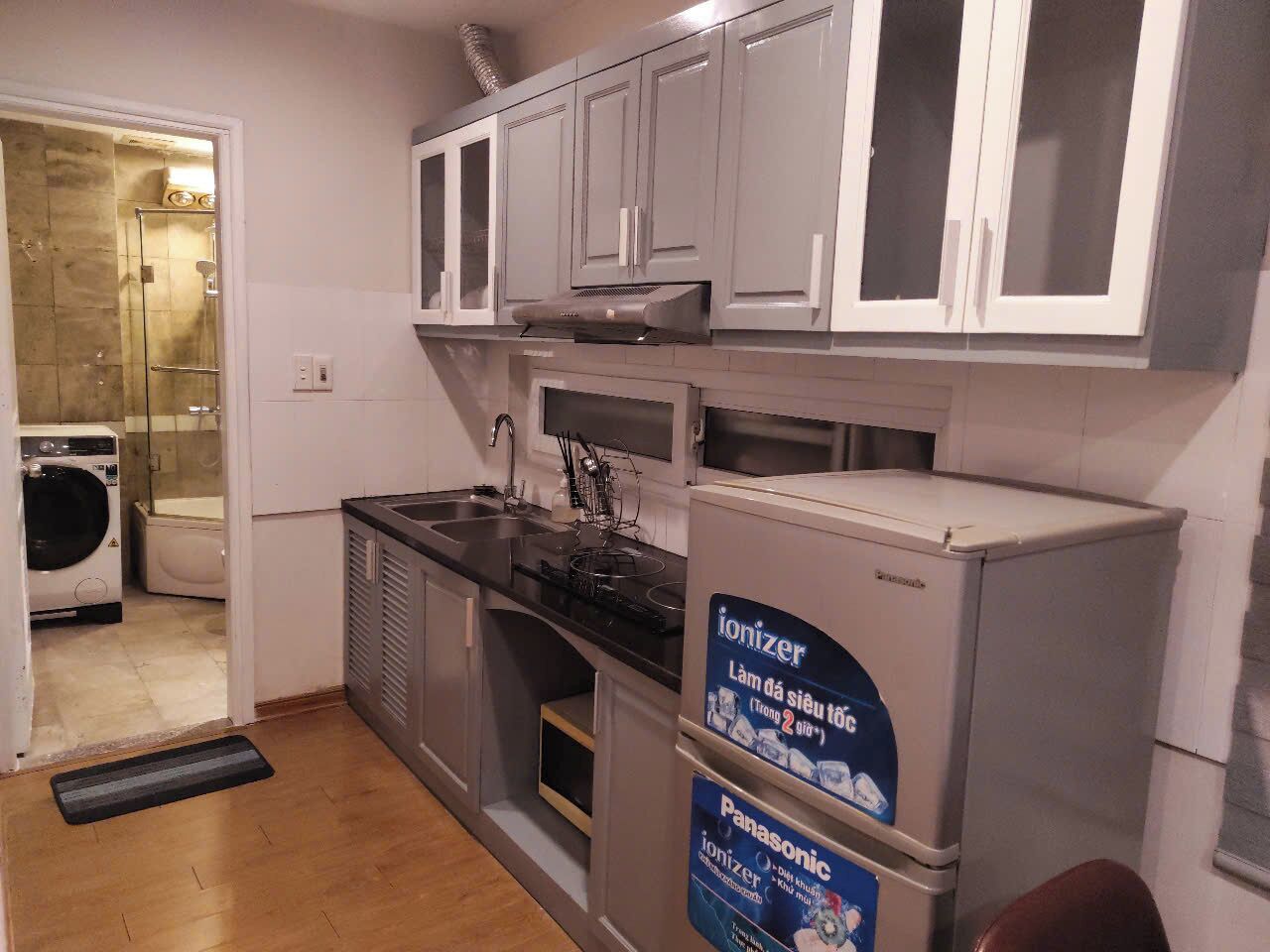 Refrigerador, microondas, placa de cocina, tetera/pava eléctrica