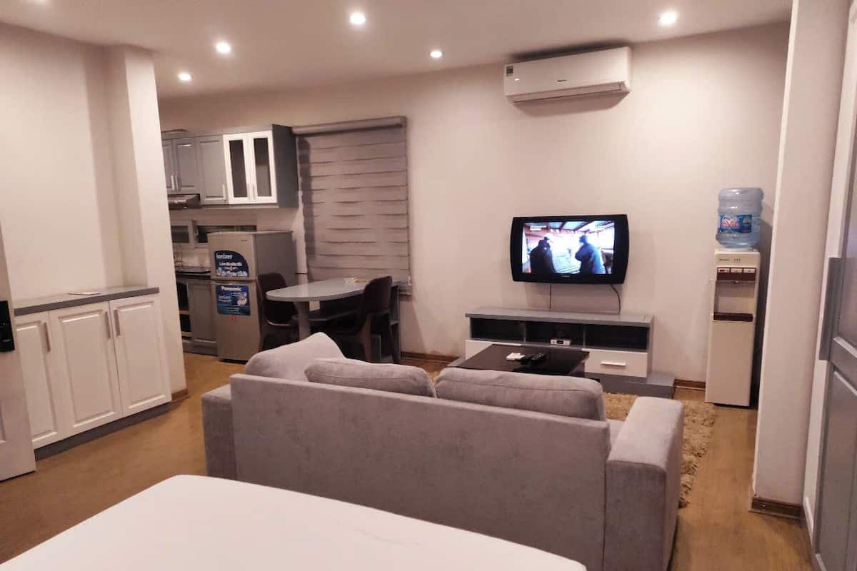 Economy-studiolejlighed | Premium-sengetøj, pengeskab på værelset, skrivebord