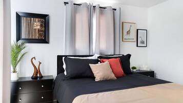 3 bedrooms, iron/ironing board, WiFi, bed sheets