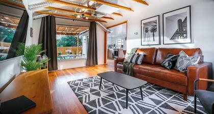 Palm · Bungalow at Palm w/ Fire pit + steps from Downtown