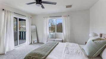 2 室のベッドルーム、アイロン / アイロン台、WiFi、ベッドシーツ