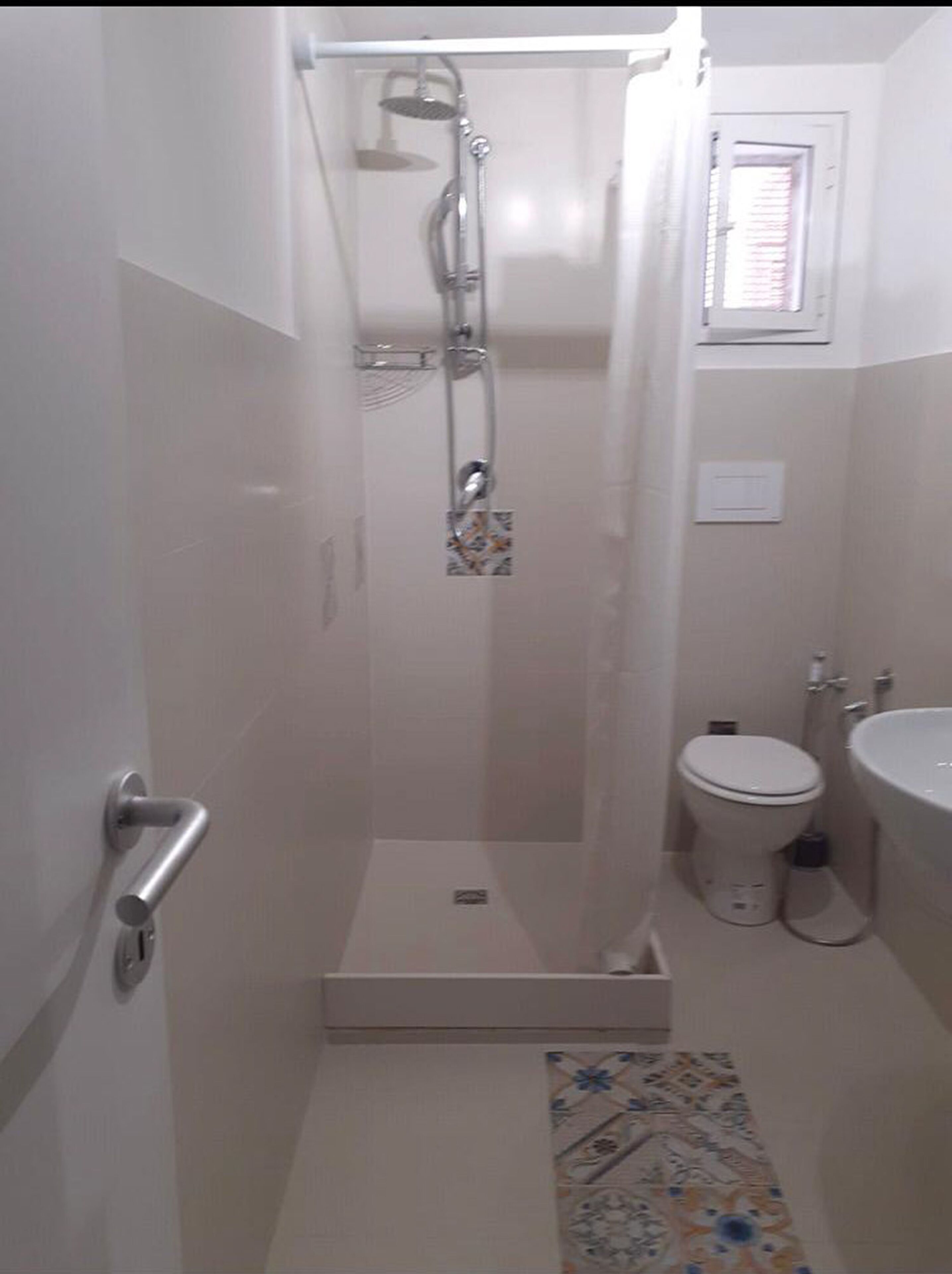 Piccola casetta, appena ristrutturata, un vero gioiellino, tra le vie del borgo.