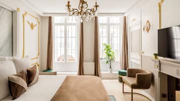 3 chambres, bureau, fer et planche Ă repasser, lit parapluie