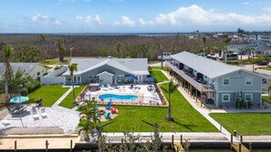 Exterior - 8 Person 3-Bedroom Condo with Private Patio - Mermaid - Welcome to our newly renovated, luxurious and spacious three-bedroom condo! (Matlacha)