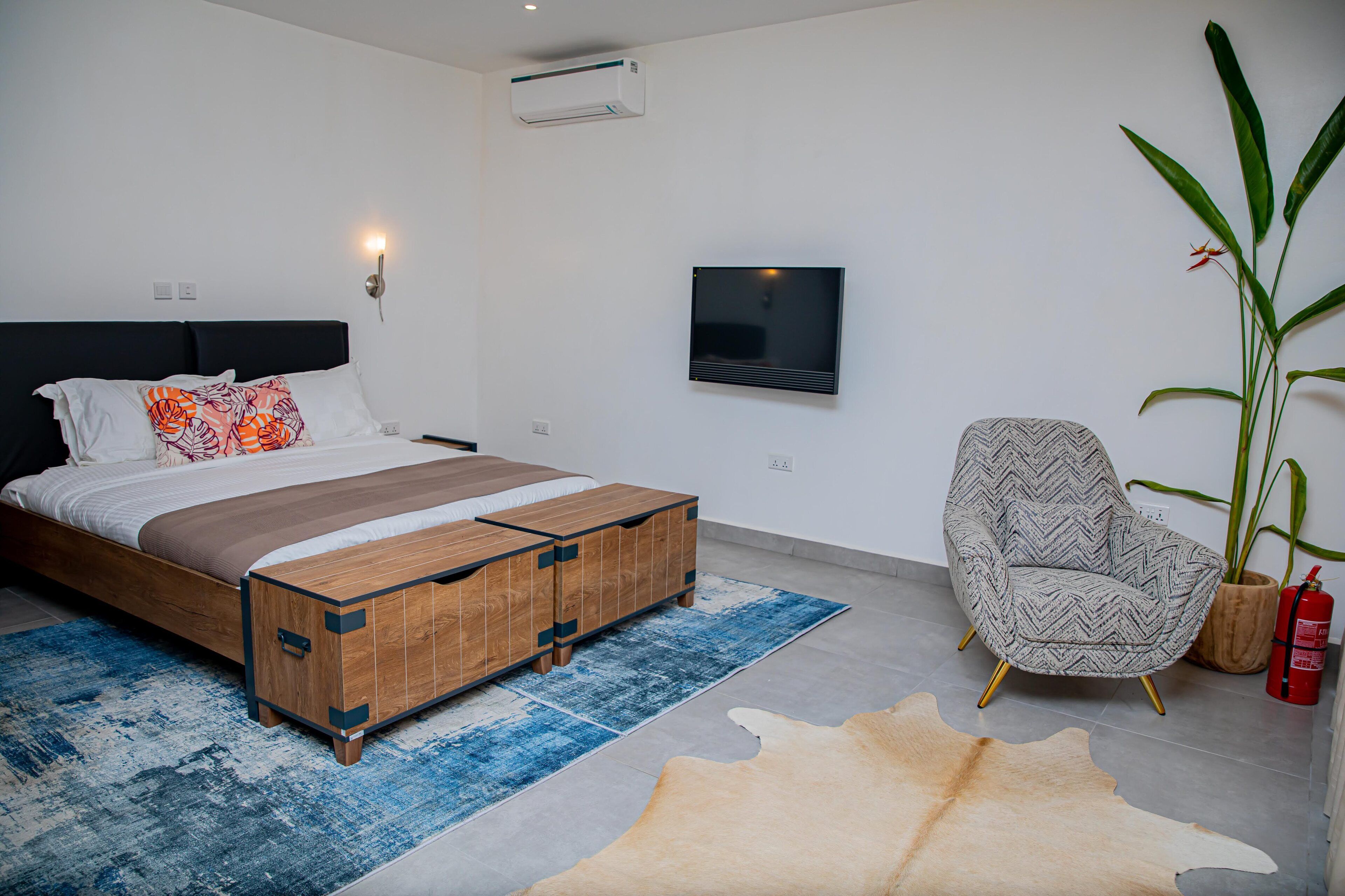 Executive Penthouse | In-room safe, individually decorated, individually furnished, desk