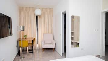 Single Room | In-room dining