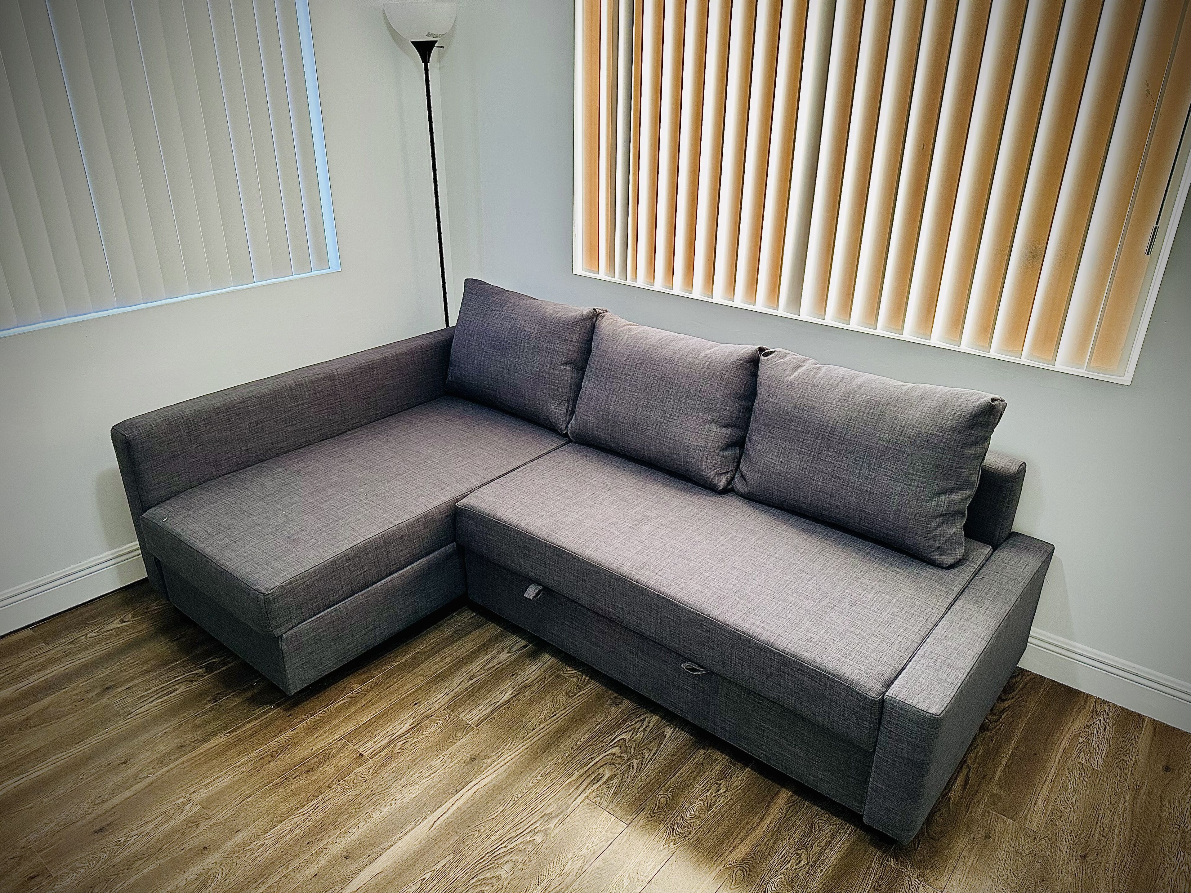 Spacious 2/1 Home Apt/ Parking