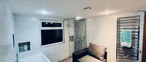 House | Bathroom | Separate tub and shower, deep soaking tub, hair dryer, towels