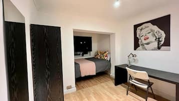 House | 4 bedrooms, iron/ironing board, free WiFi, bed sheets