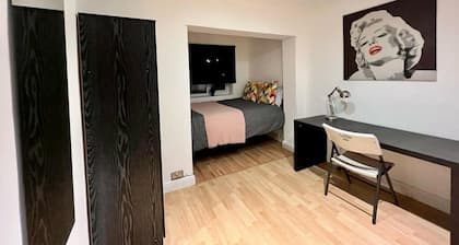 Gorgeous Cosy Home 2 Miles From Heathrow Airport