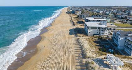 Oceanfront Condo w/ Stunning Views and Pool Access