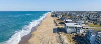 Oceanfront Condo w/ Stunning Views and Pool Access