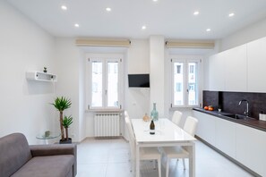 Dining - Bright and welcoming two bedrooms apartment a stone's throw from the Colosseum (Roma)