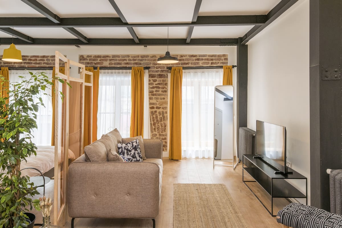 Loft de disseny | Bany | Dutxa, capçal de dutxa tipus cascada, assecador de cabells i bidet
