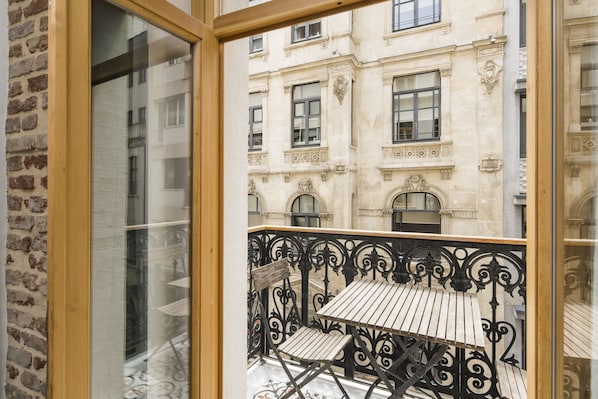 Căn hộ trung tâm thành phố | Hiên