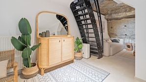 Interior detail - Elegant 1BR Retreat in Peaceful Grund (Luxembourg City)