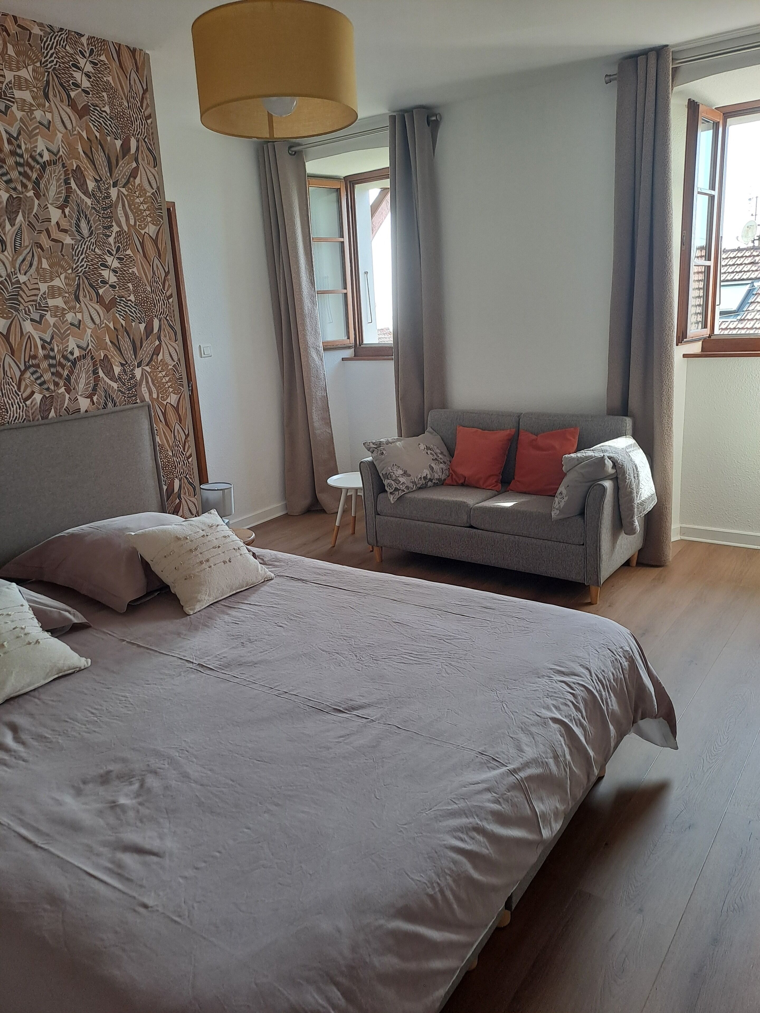 2 間睡房、可攜式嬰兒床、Wi-Fi、床單