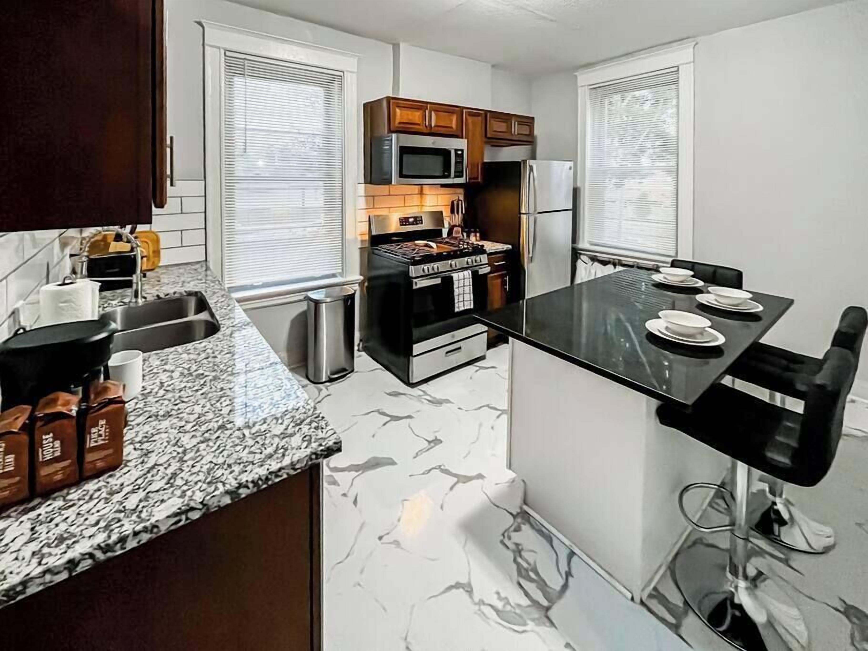 Fridge, microwave, oven, stovetop