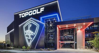 Sunny Balcony 1BR • Dedicated Workspace • Walk to Forest Park & Barnes-Jewish