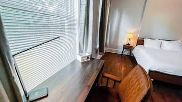 1 bedroom, desk, iron/ironing board, WiFi