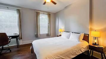 1 habitación, escritorio, tabla de planchar con plancha y wifi