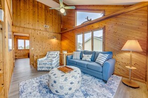 Smart TV, video-game console, DVD player, books - Oceanside Dog Friendly Cottage w/ Screened Porch and Nearby Beach Access (Avon)