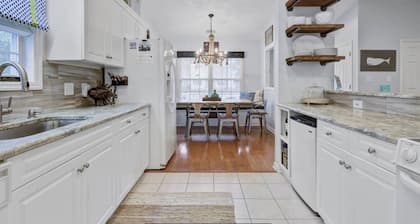 Pawleys Island Cottage w/ Golf Cart