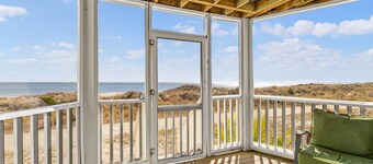 Port O' Call B103 - Oceanfront Oasis! Walkout!
