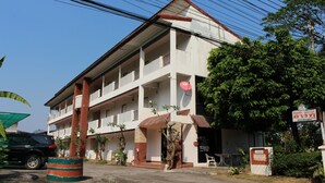 施設の正面