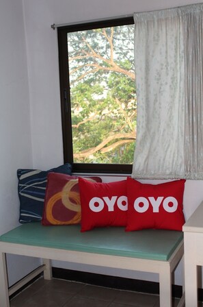 Quarto casal superior | 1 quarto, escrivaninha, Wi-Fi de cortesia, roupa de cama