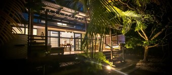 Barefeet Retreat - 3 bedroom air conditioned, pet friendly, town location