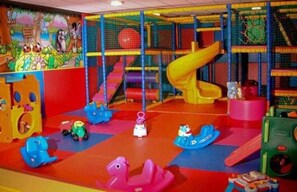 Apartment | Children’s area - Sleeps 6, Gym, Entertainment, Pool, Beach (Rhyl)