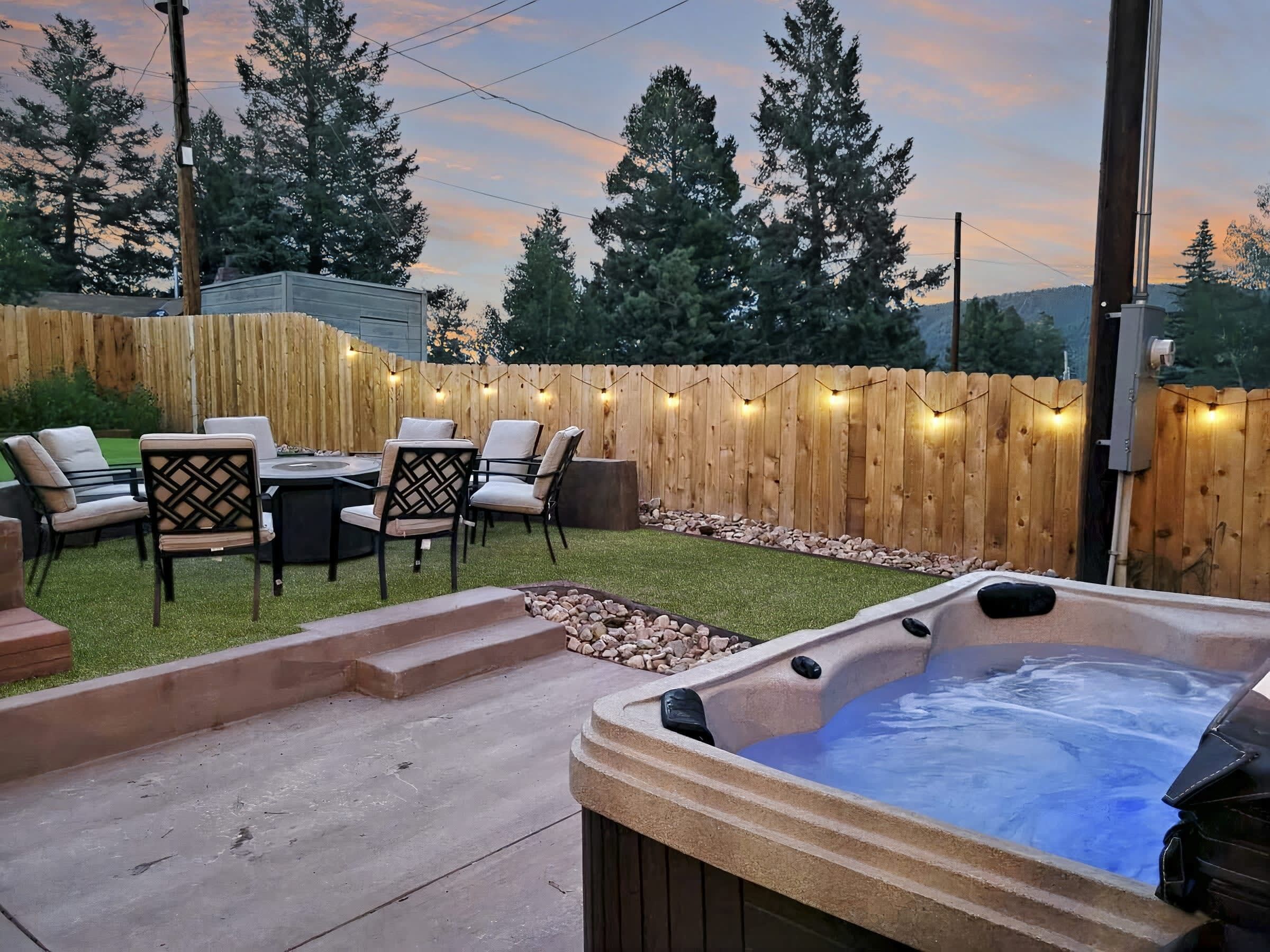 Peaceful Mountain Escape w/ Hot Tub!