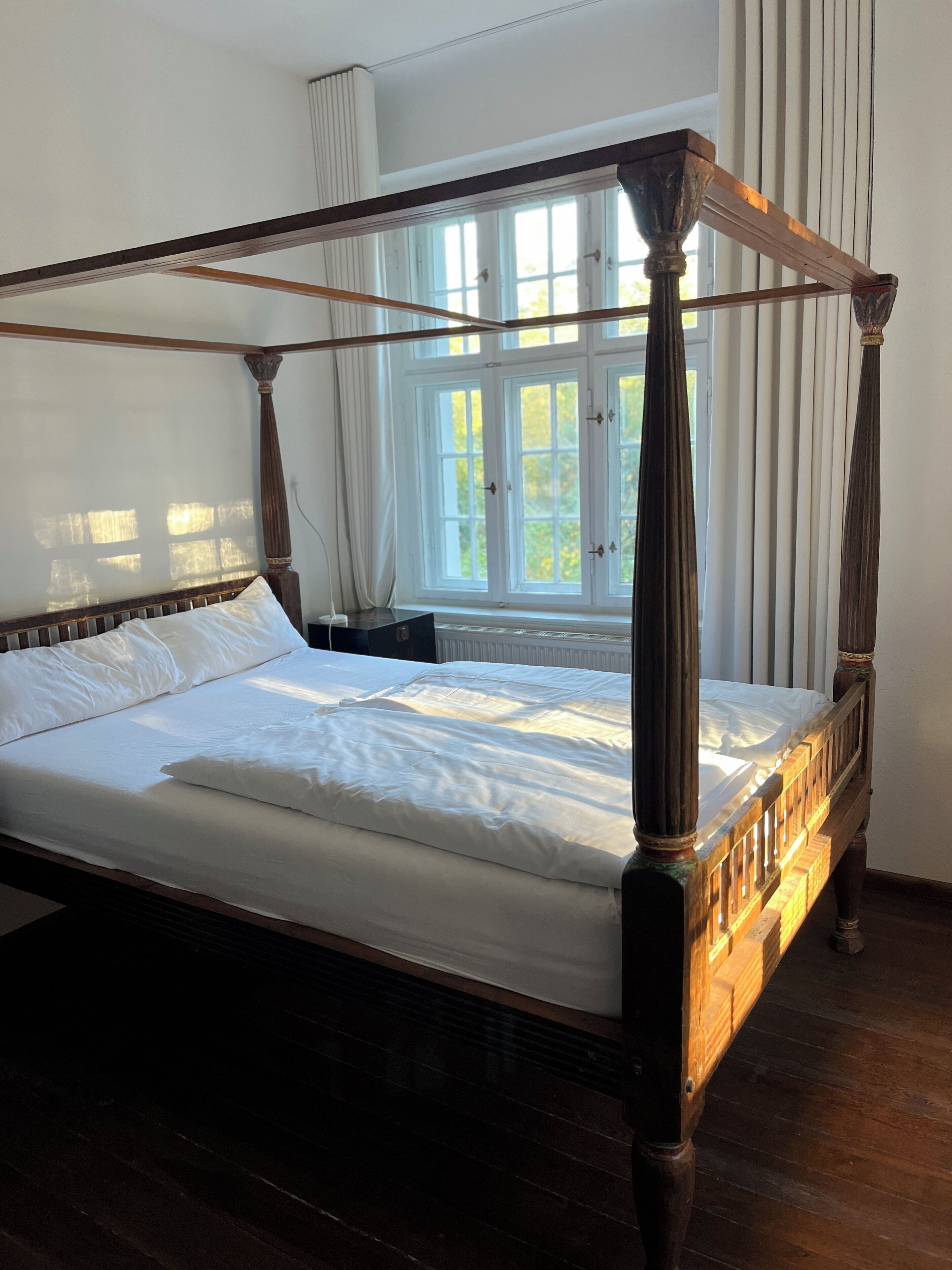 Estúdio standard, para não fumantes, ao lado do lago | Individualmente decorados, individualmente mobiliados, Wi-Fi de cortesia